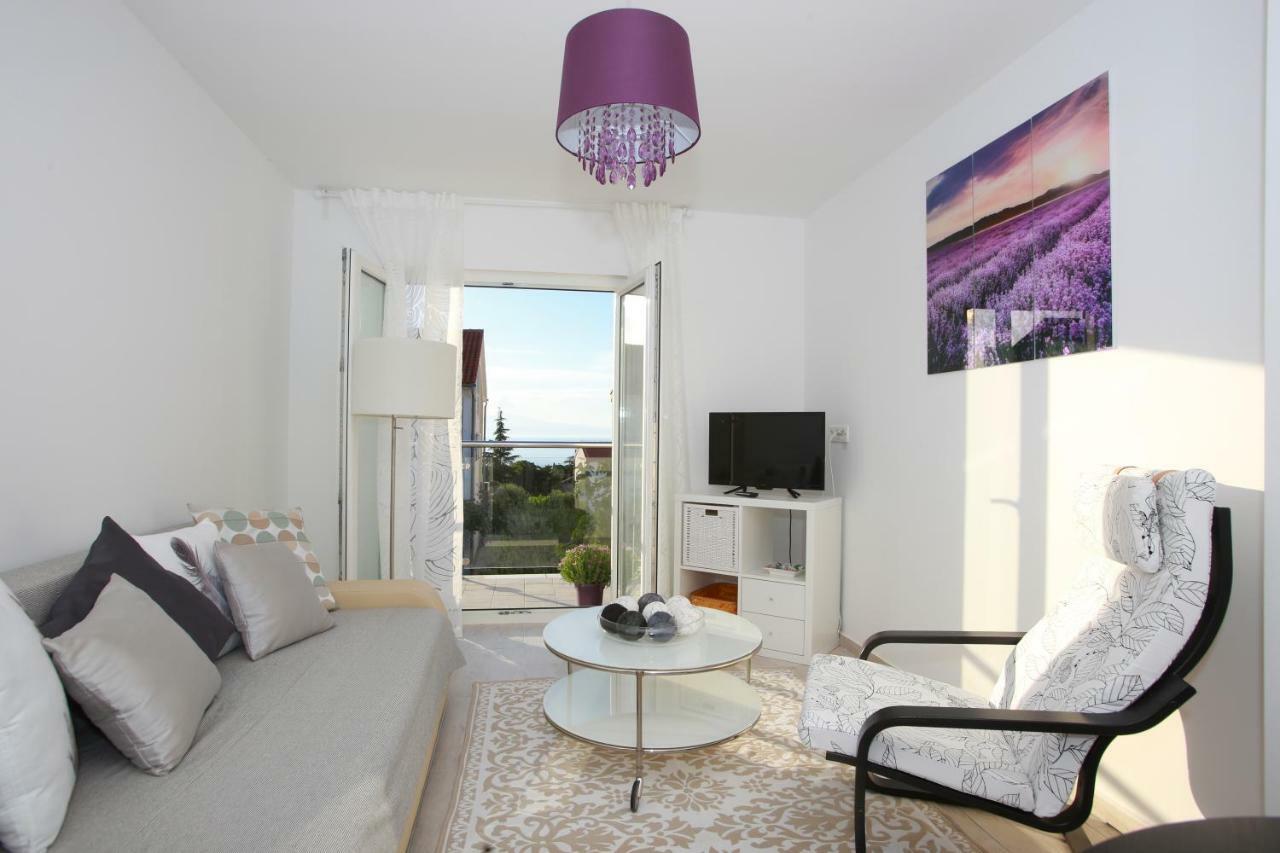 Apartments Melin Malinska Exterior photo