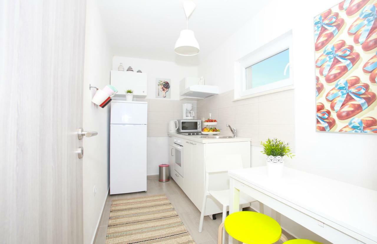 Apartments Melin Malinska Exterior photo