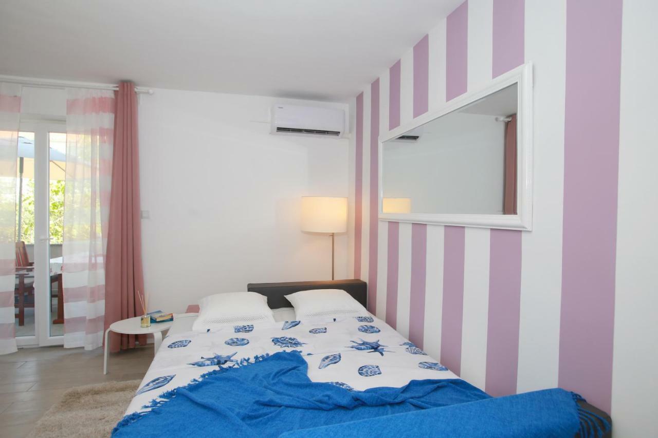 Apartments Melin Malinska Exterior photo